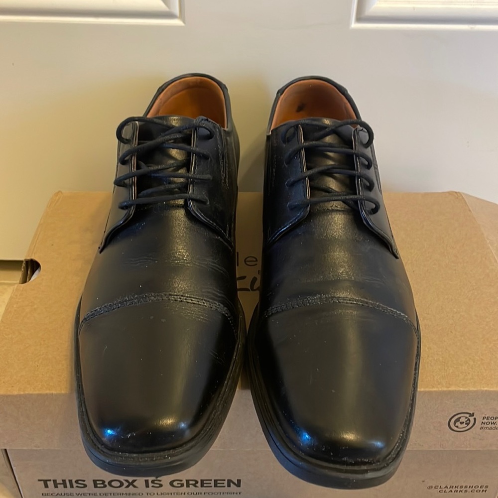 Clarks black leather shoes